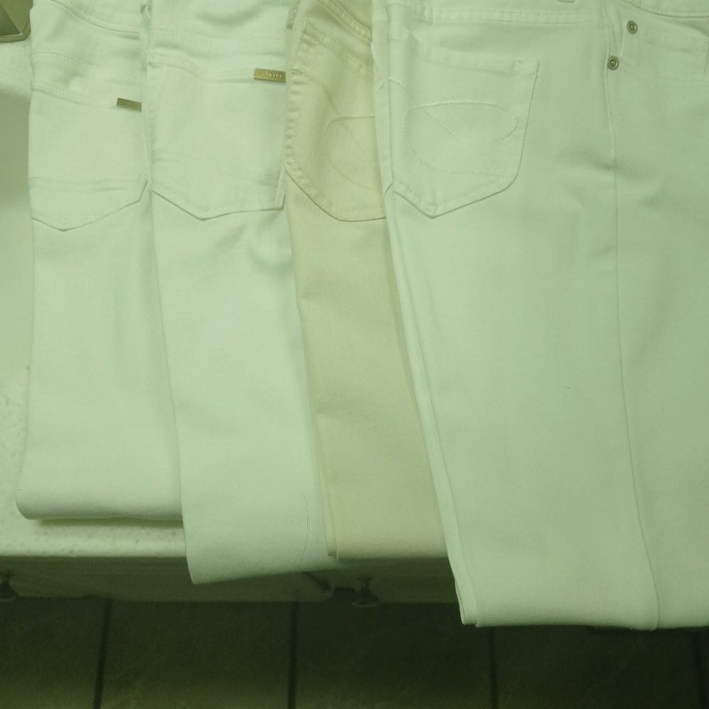 Womans Chico Pants.